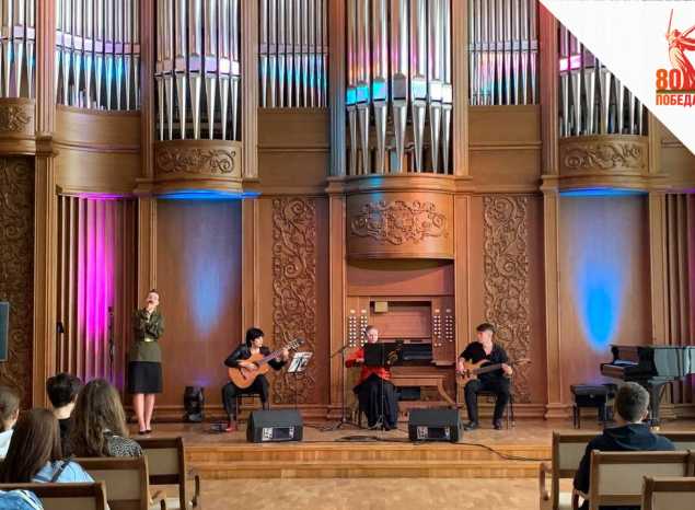 С программой «А мы из Пензы» выступил творческий коллектив «Экспромт»