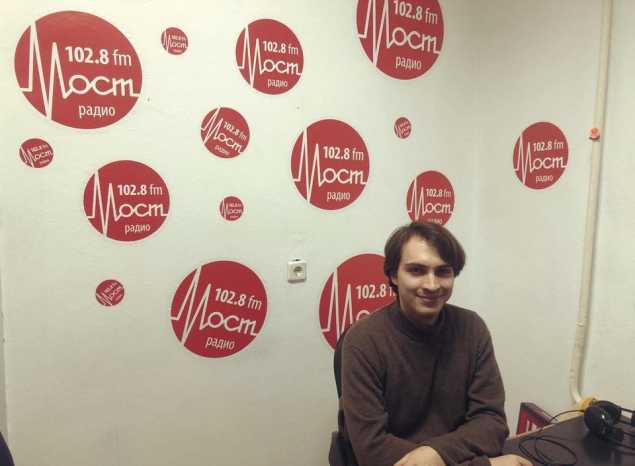 Скрипач-виртуоз из Франции Франсуа Пино-Бенуа стал гостем прямого эфира на «Мост Радио»