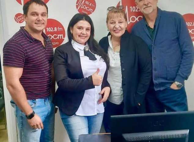 Ирина Дрожжилова, Гульсина Рафекова и Сергей Дрожжилов стали гостями прямого эфира на «Мост Радио»