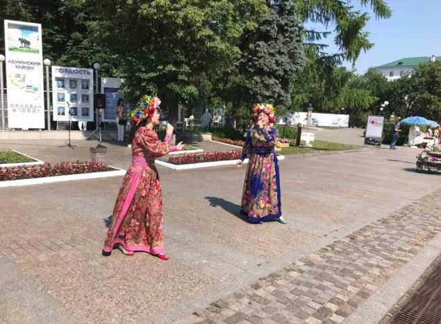 Солистки ансамбля «Злато - Серебро» приняли участие в церемонии открытия Доски Почёта Ленинского района города Пензы