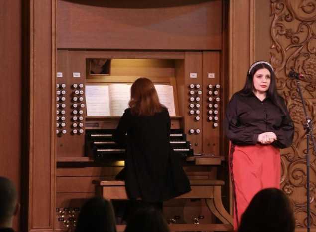 Софья Семьянова и Гульсина Рафекова выступили с программой «Чтобы помнили...»