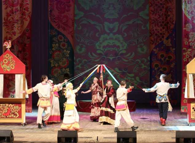 Предлагаем посмотреть музыкальный спектакль «У Лукоморья» в исполнении группы «Калейдоскоп»