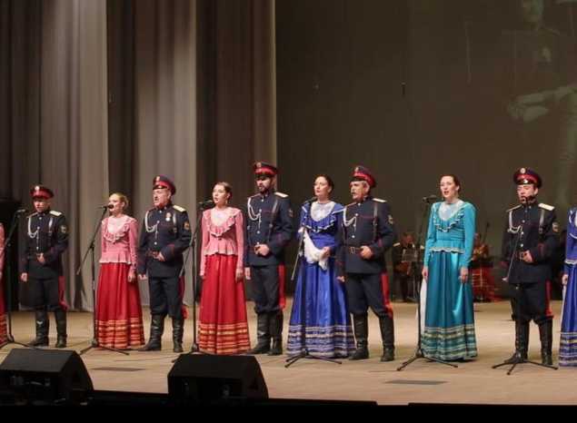 Предлагаем посмотреть фрагменты программы «Пенза-край казачий» в исполнении ансамбля «Казачья застава»