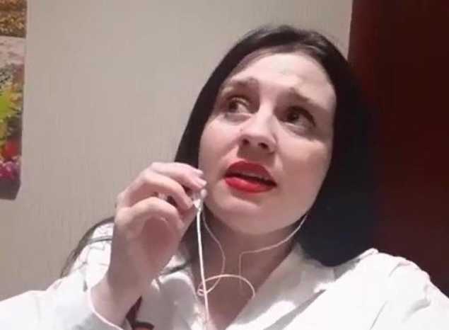 Солистка Губернаторской симфонической капеллы Гульсина Рафекова исполнила песню «Баллада о матери»