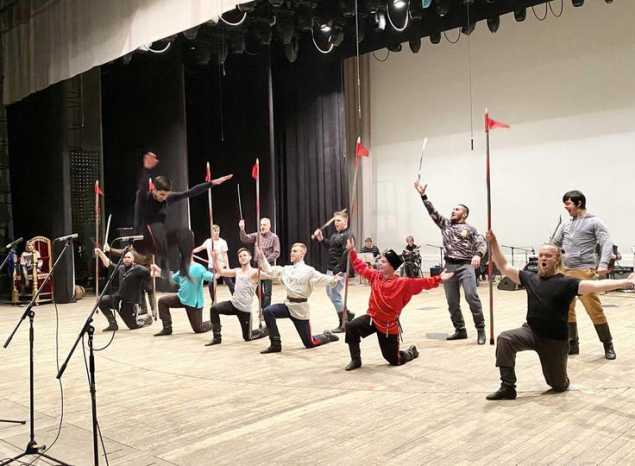 Ансамбль песни и танца «Казачья застава» готовится к программе «Эх, дороги…»