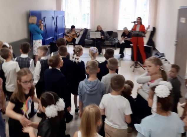 Творческий коллектив «Экспромт» выступил для учащихся школы № 78 города Пензы