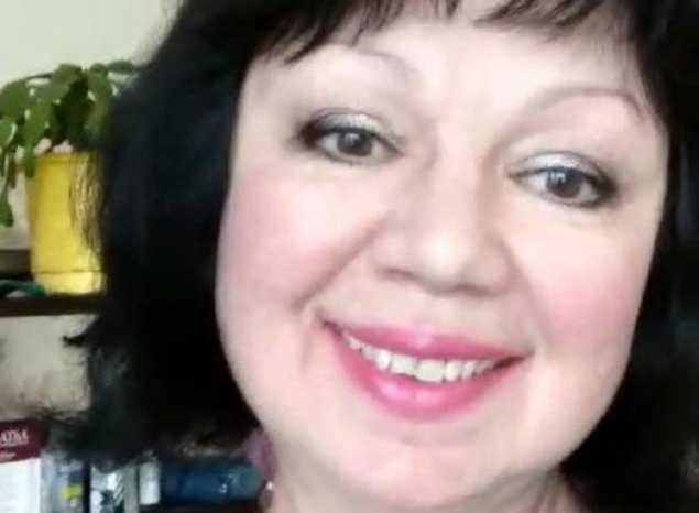 Солистка Губернаторской симфонической капеллы Ирина Керденская записала музыкальное приветствие для зрителей