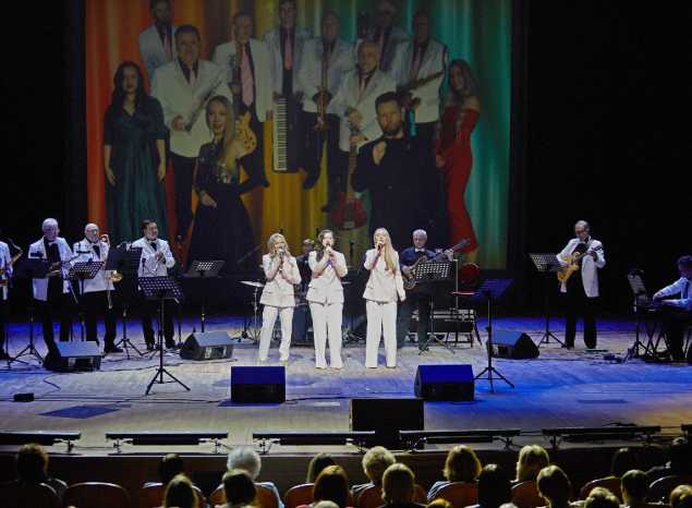 Ансамбль «Экспресс-бэнд» выступил с традиционным весенним концертом