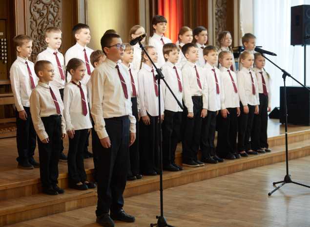 В филармонии состоялся отчётный концерт ДМШ «Лира»