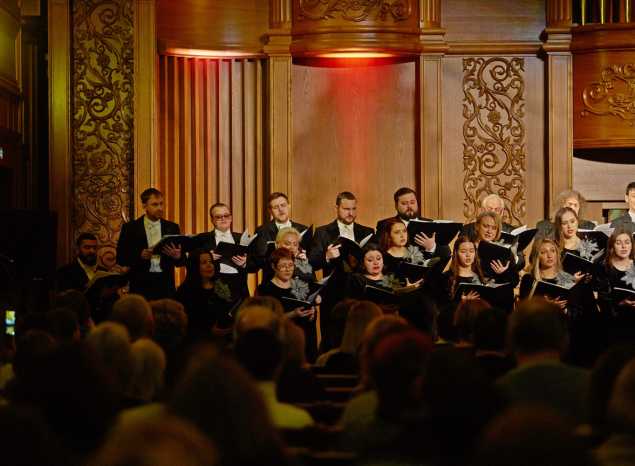 Академический хор представил зимнюю концертную программу