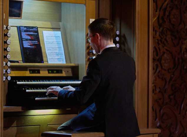 Органист Тимур Халиуллин представил пензенским слушателям разнообразие музыкальных стилей