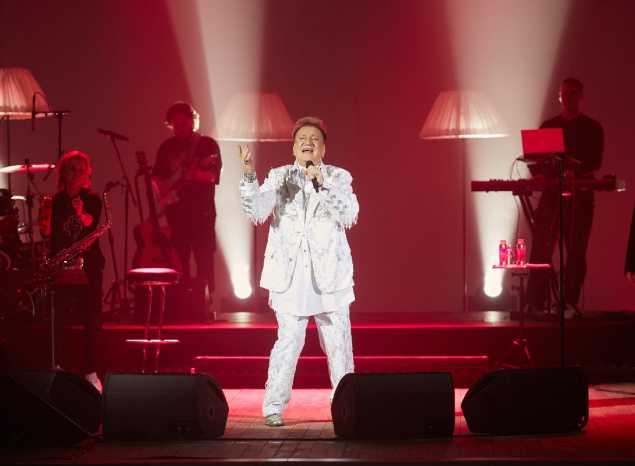 Заслуженный артист России Сергей Пенкин выступил в родном городе с юбилейной программой