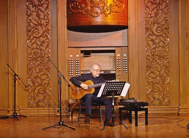 В филармонии состоялся концерт Александра Винницкого в рамках конкурса «Гитара. ru»