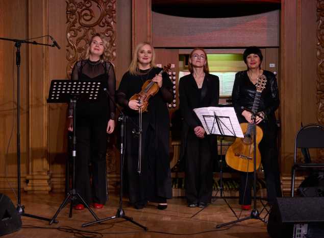 В филармонии состоялся концерт, объединивший гитару, скрипку и орган