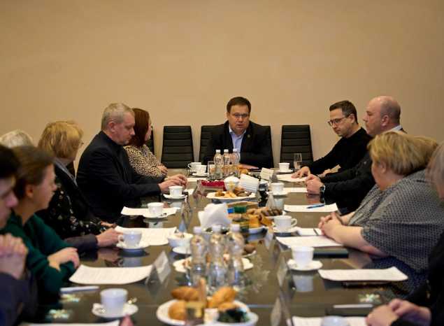 В филармонии состоялась встреча министра культуры и туризма с представителями творческих союзов