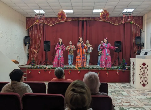 Ансамбль «Злато-Серебро» выступили в санатории им. В.В. Володарского