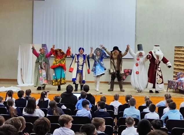 Группа «Калейдоскоп» выступила в школе им. Лермонтова