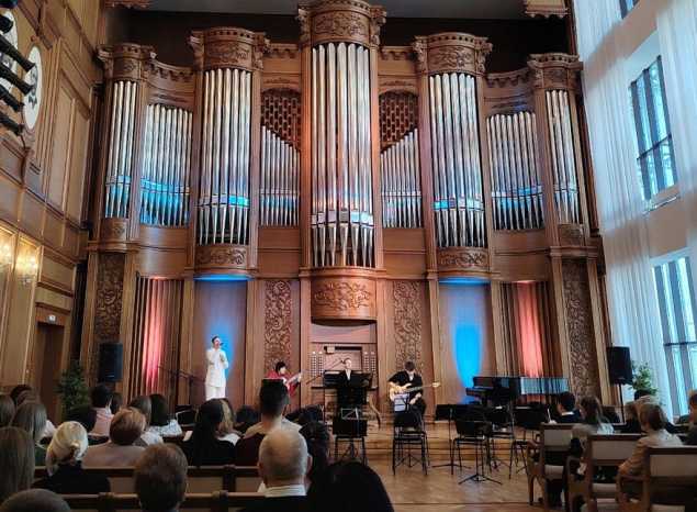 В филармонии состоялся ежегодный концерт гитарной музыки «Осенняя рапсодия»