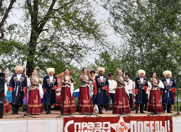 «Казачья застава» на празднике ко Дню Победы в п. Беково