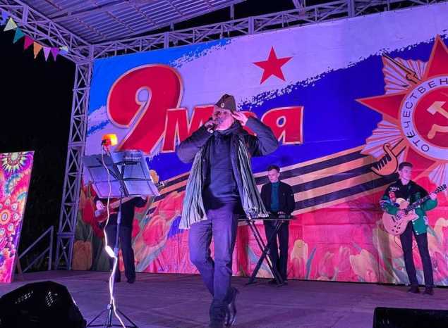 Солисты «Экспресс-бэнда» в День Победы выступили для жителей Нижнего Ломова