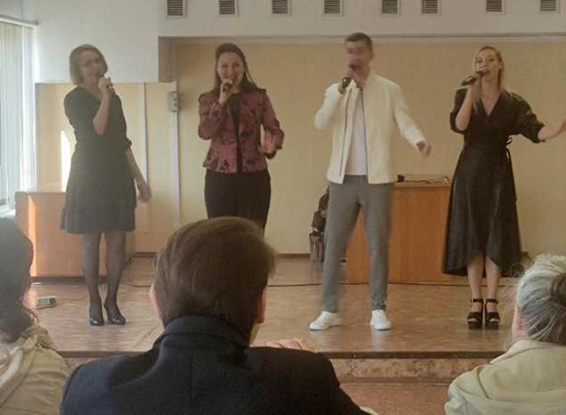 Группа «Калейдоскоп» выступила в Леонидовке