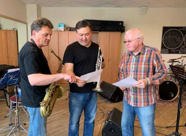 Музыканты из Луганска приступили к репетициям