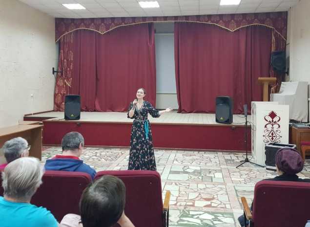 Марта Серебрякова выступила для жителей ЛНР и ДНР