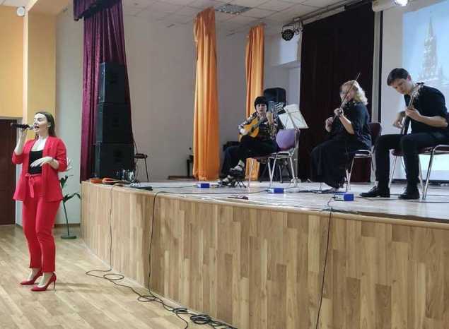 Творческий коллектив «Экспромт» выступил с программой ко Дню защиты детей