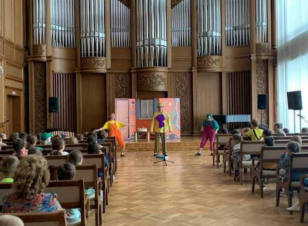 В филармонии отметили «День рождения кота Леопольда»