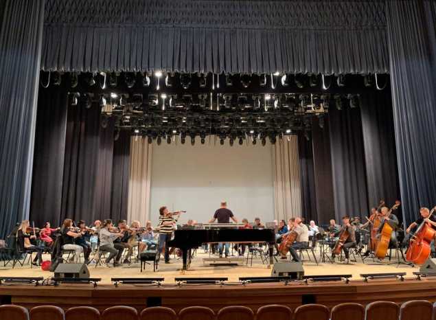 Оркестр Губернаторской симфонической капеллы готовится к открытию юбилейного сезона