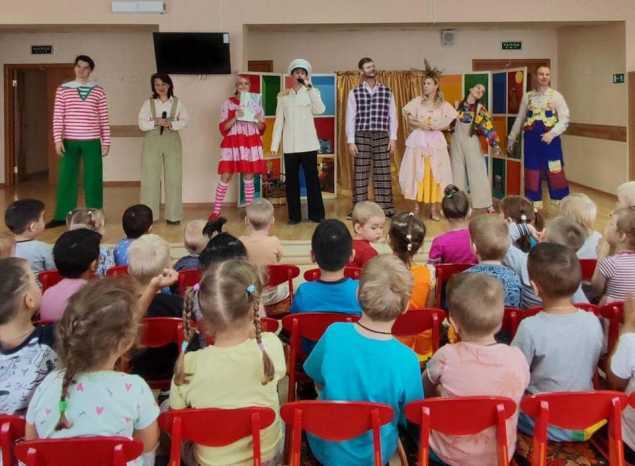 Группа «Калейдоскоп» выступила с программой «Песни сказочных героев» в детском саду