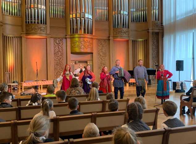 Ансамбль «Миряне» выступил для пензенских школьников