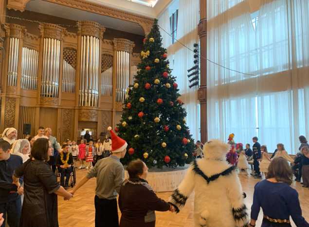 На благотворительной ёлке в «Пензаконцерте» побывало около 300 детей