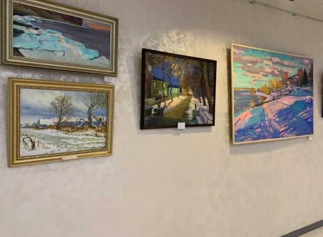 В фойе филармонии открылась выставка картин пензенских художников
