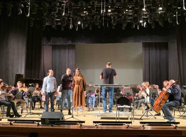 Полным ходом идут репетиции концерта «Старый Новый год» в исполнении Губернаторской симфонической капеллы