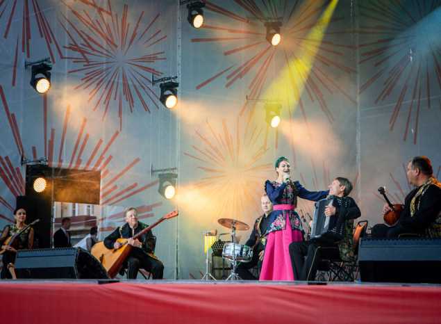 Марта Серебрякова и ансамбль народных инструментов «Губерния» приняли участие в праздничном концерте к 80-летию Победы в Курской битве