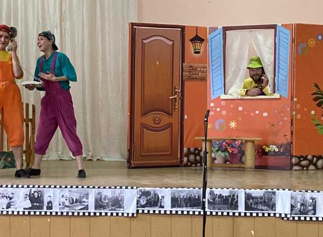 Спектакль «День рождения кота Леопольда» посмотрели юные жители села Богословка.