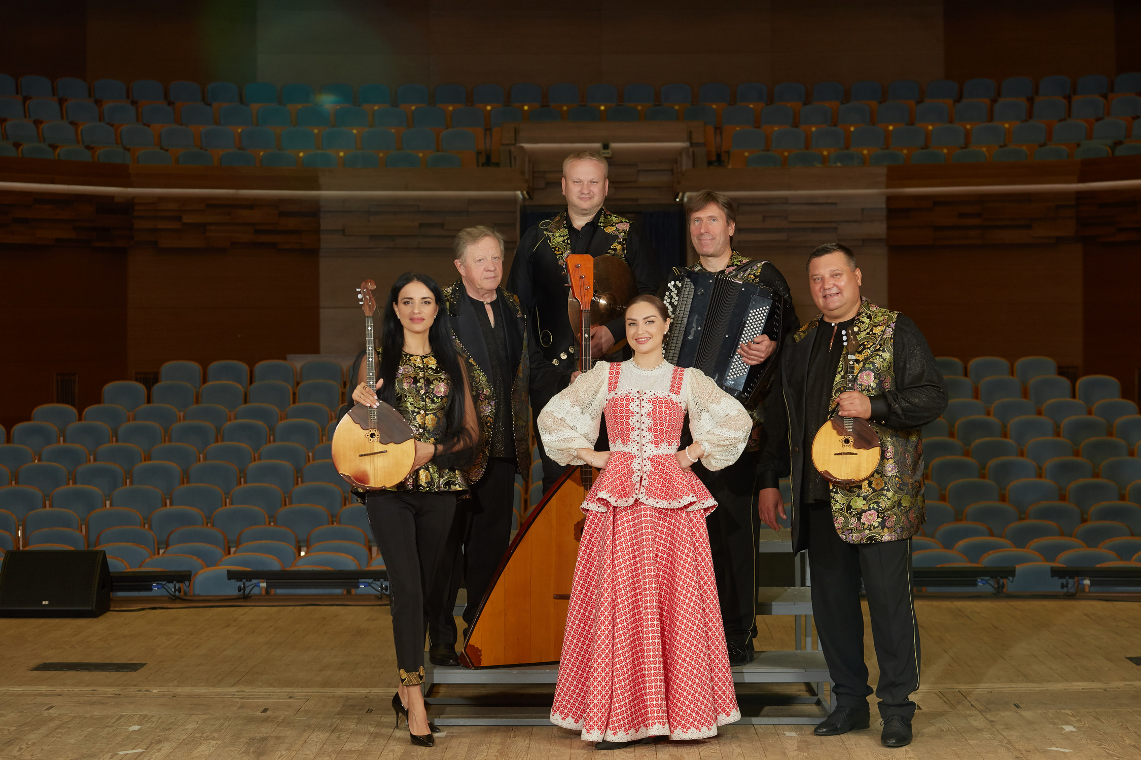 Марта Серебрякова и ансамбль русских народных инструментов «Губерния»