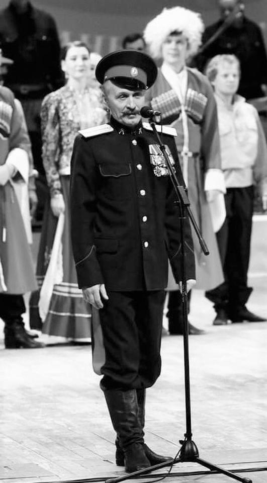 Скончался художественный руководитель ансамбля песни и танца «Казачья застава» Андрей Валентинович Сугоняк Скончался художественный руководитель ансамбля песни и танца «Казачья застава» Андрей Валентинович Сугоняк