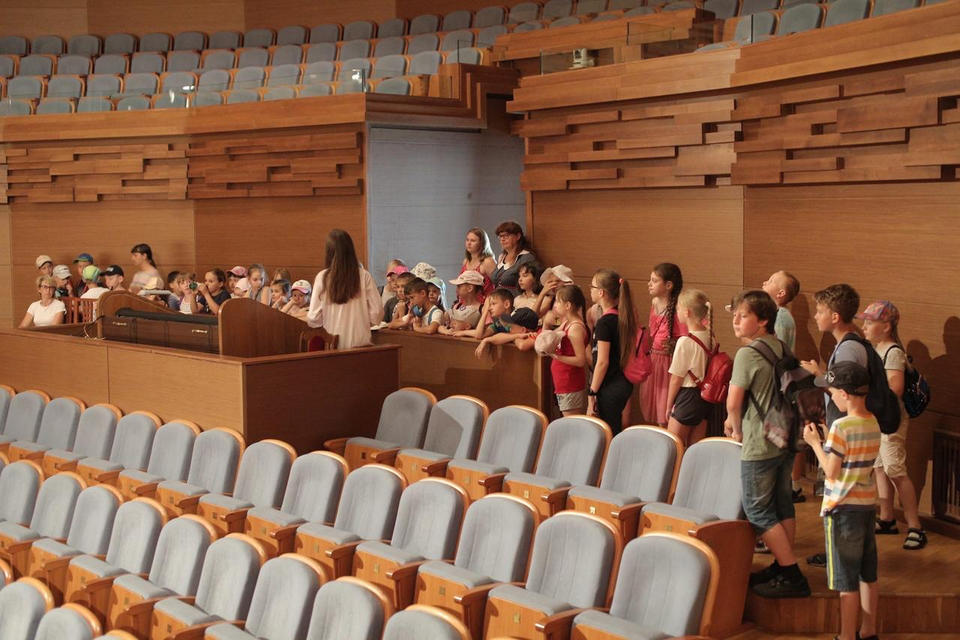 Ребята из пришкольных летних лагерей посетили «Пензаконцерт» Ребята из пришкольных летних лагерей посетили «Пензаконцерт»