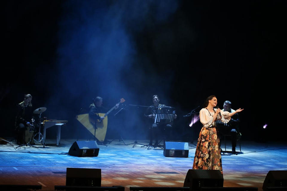 Солистка «Пензаконцерта» Марта Серебрякова и ансамбль «Губернiя» выступили с сольным концертом Солистка «Пензаконцерта» Марта Серебрякова и ансамбль «Губернiя» выступили с сольным концертом