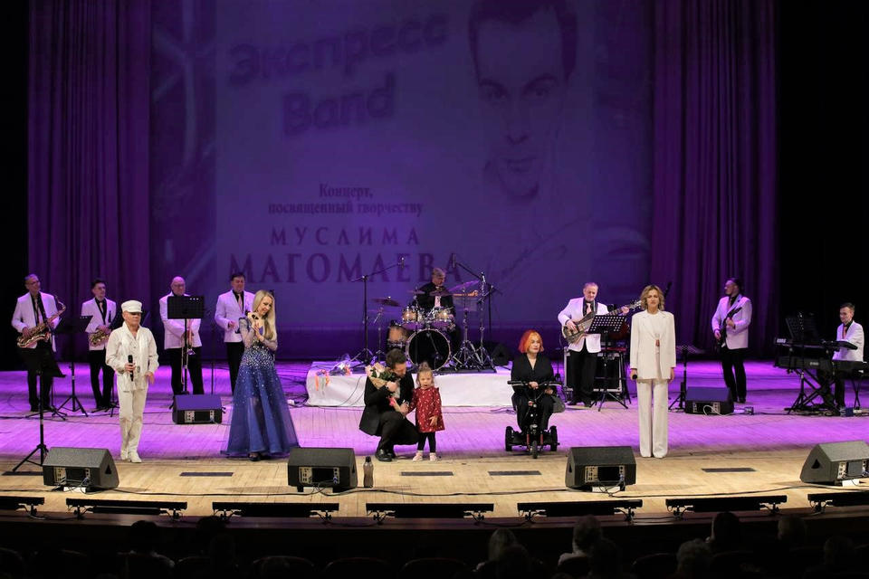 «Экспресс-бэнд» выступил с программой «В нежданный час» «Экспресс-бэнд» выступил с программой «В нежданный час»