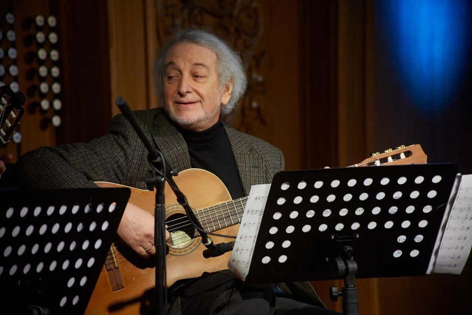 В «Пензаконцерте» Александр Виницкий выступил с программой «Наваждение» В «Пензаконцерте» Александр Виницкий выступил с программой «Наваждение»