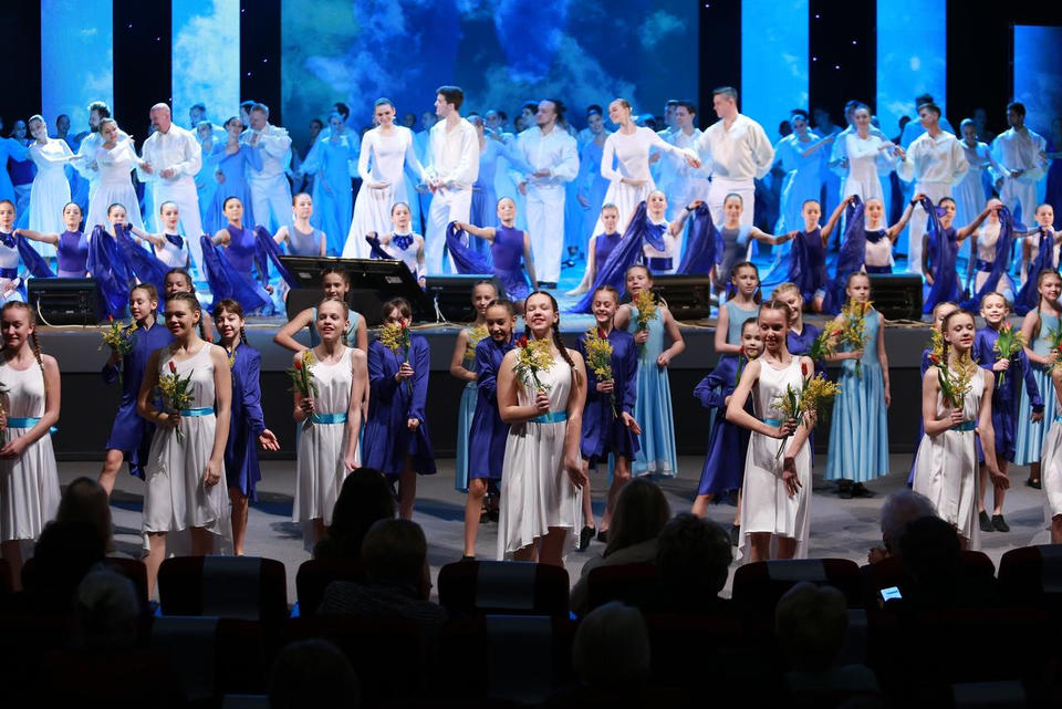 «С праздником, наши любимые!» «С праздником, наши любимые!»