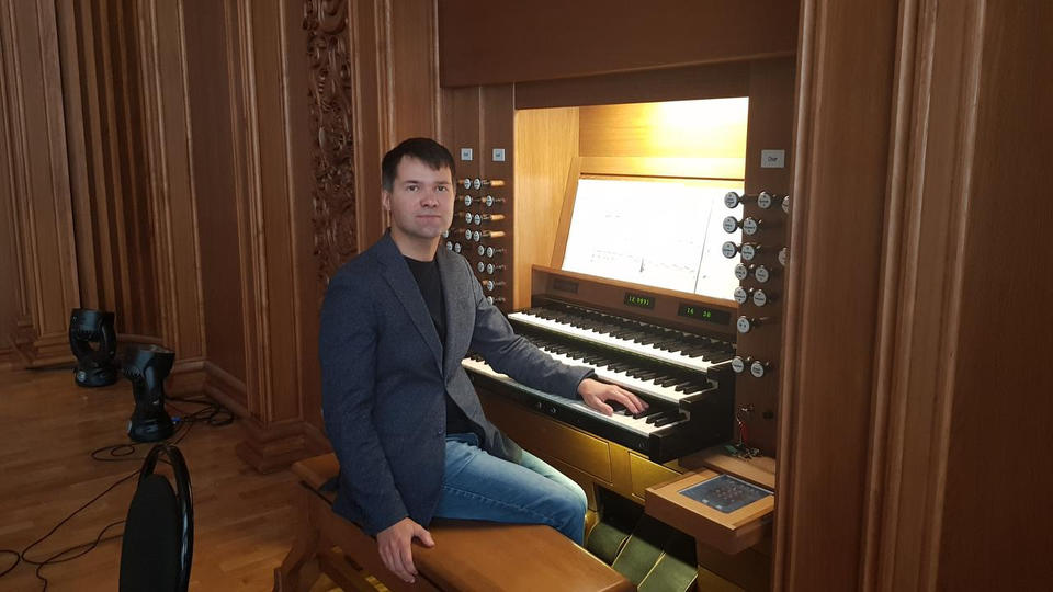 Александр Новосёлов приступил к репетициям в «Пензаконцерте» Александр Новосёлов приступил к репетициям в «Пензаконцерте»