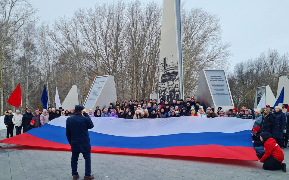 Академический хор Губернаторской симфонической капеллы принял участие во Всероссийской акции «ZаМир» Академический хор Губернаторской симфонической капеллы принял участие во Всероссийской акции «ZаМир»