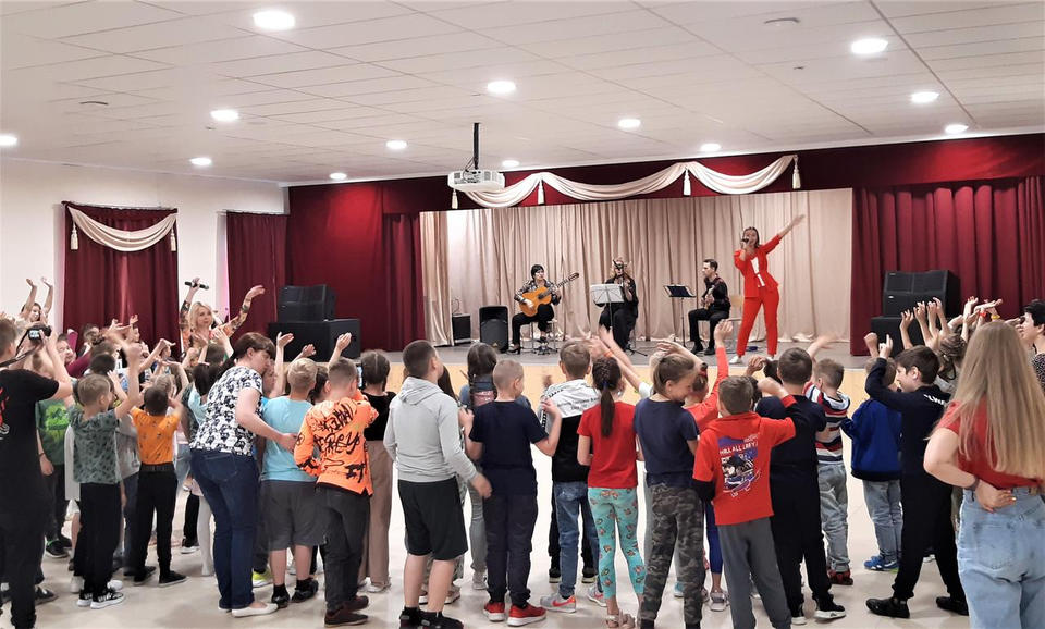 Творческий коллектив «Экспромт» выступил в школе № 78 города Пензы Творческий коллектив «Экспромт» выступил в школе № 78 города Пензы