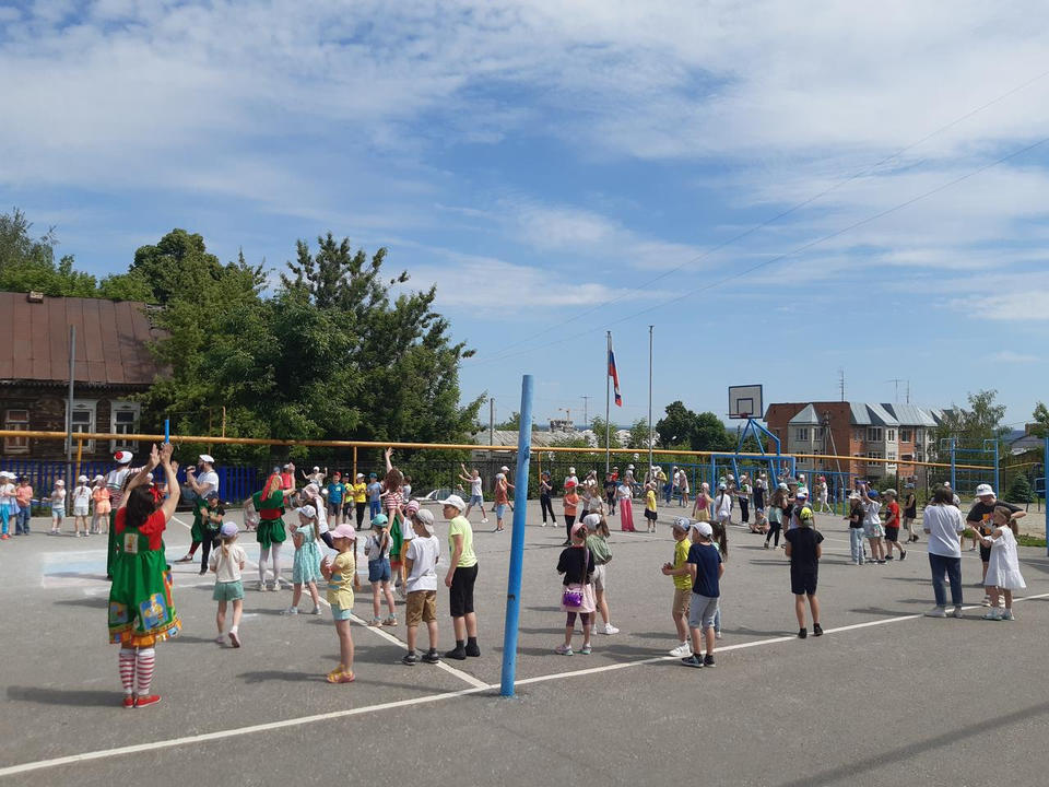 Группа «Калейдоскоп» выступила в гимназии № 4 города Пензы Группа «Калейдоскоп» выступила в гимназии № 4 города Пензы