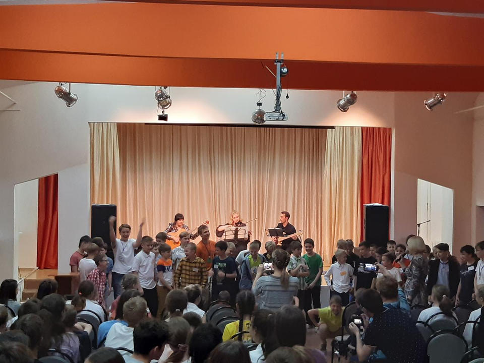 Творческий коллектив «Экспромт» выступил в Губернском лицее Творческий коллектив «Экспромт» выступил в Губернском лицее