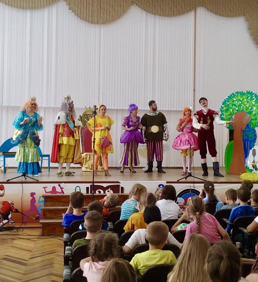 Группа «Калейдоскоп» выступила для ребят из школ № 32 и 46 г. Пензы Группа «Калейдоскоп» выступила для ребят из школ № 32 и 46 г. Пензы